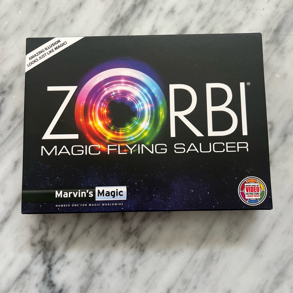 FAO Schwarz Zorbi Magic Flying Saucer - Multicolor